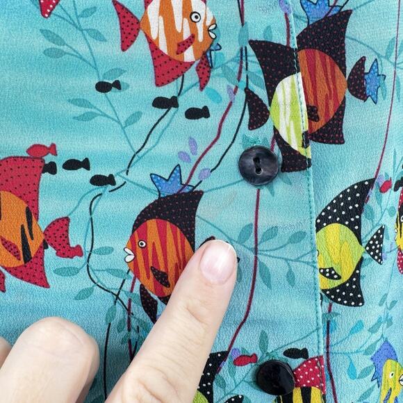Vintage Chico's 100% Silk Tropical Button Up Shirt Large Blue Fish Hawaiian Fun - Picture 4 of 9